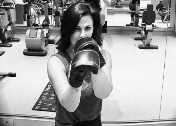 vanessa incontrada mentre fa boxe