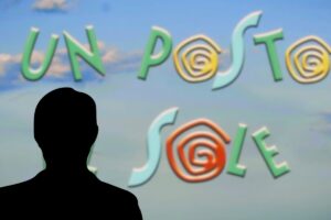 Un posto al sole logo e sagoma nera